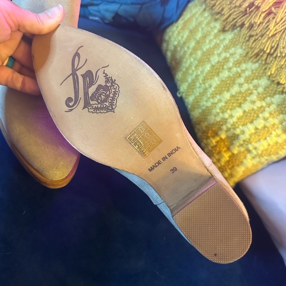 FREE PEOPLE tan suede cut out bootie sz 39 8.5 or 9 - Picture 3 of 4